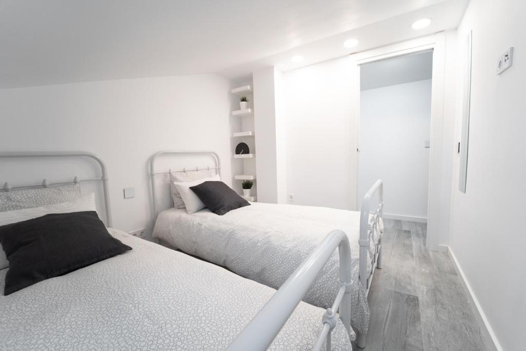 Buhardilla Comillas Beach En Primera Linea De Playa, Wifi, Netflix ภายนอก รูปภาพ
